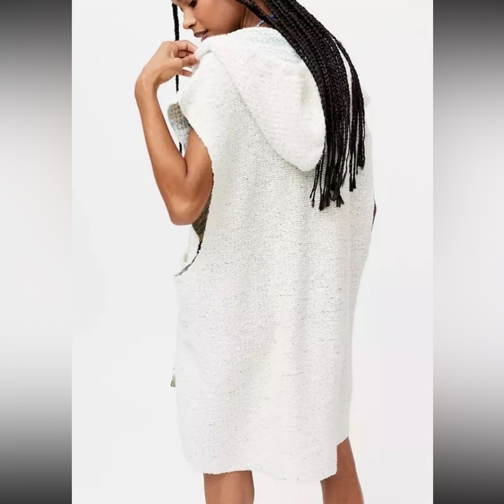 Urban outfitters hooded cut off sweater - Picture 7 of 7